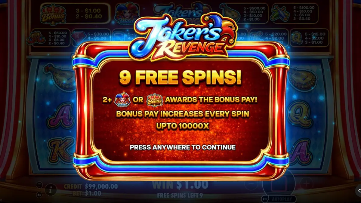 A arlequim do slot Joker’s Revenge segurando uma chama em um fundo medieval luxuoso